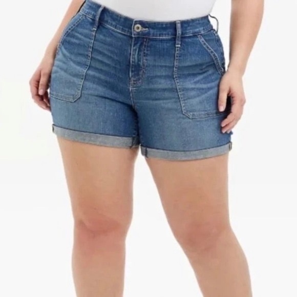 Lane Bryant 24 Mid-Rise Girlfriend Denim Shorts Flex Waistband Plus Size - Picture 1 of 7